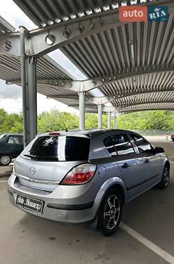 Хэтчбек Opel Astra 2007 в 