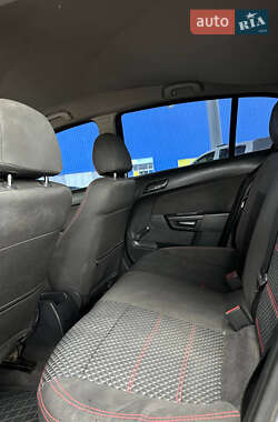 Хэтчбек Opel Astra 2007 в 