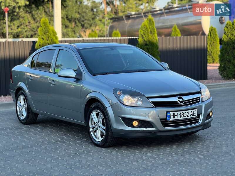Opel Astra 2012