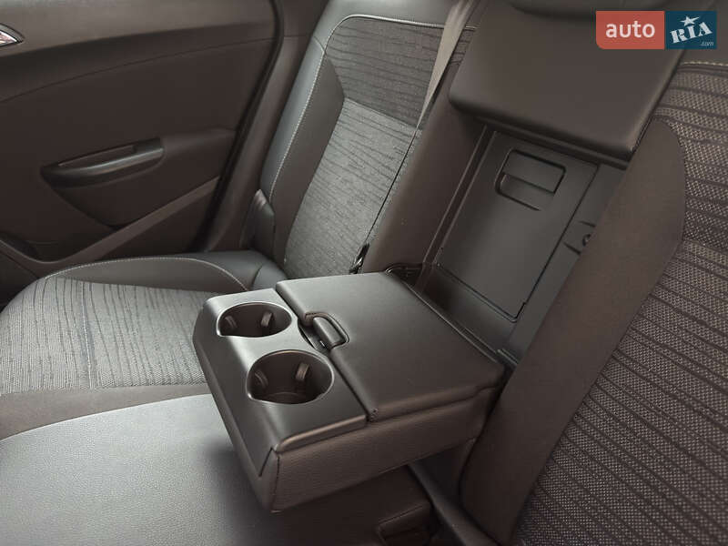 Универсал Opel Astra 2015 в Хмельницком