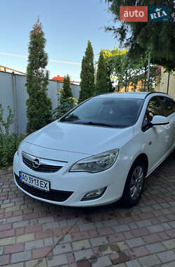 Универсал Opel Astra 2011 в 