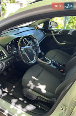 Универсал Opel Astra 2011 в 