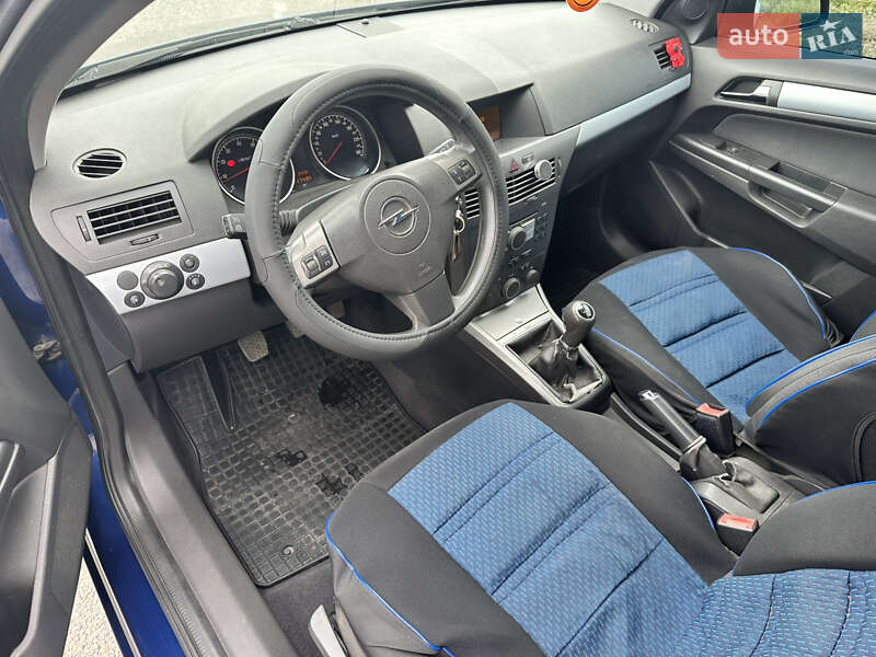 Универсал Opel Astra 2005 в Василькове
