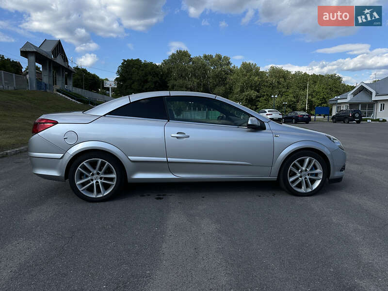 Кабриолет Opel Astra 2006 в Обухове