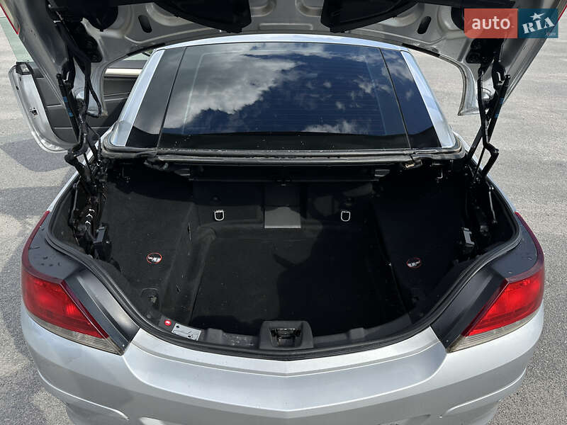 Кабриолет Opel Astra 2006 в Обухове