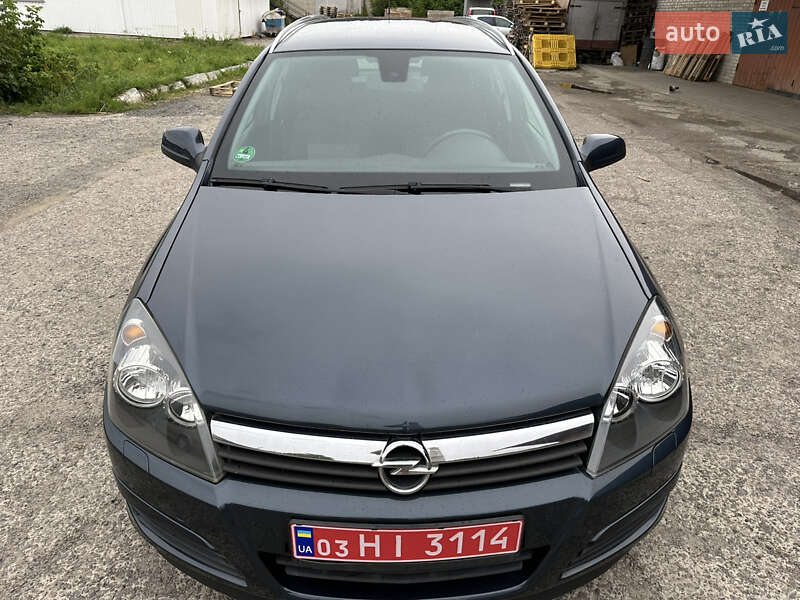 Универсал Opel Astra 2010 в Луцке