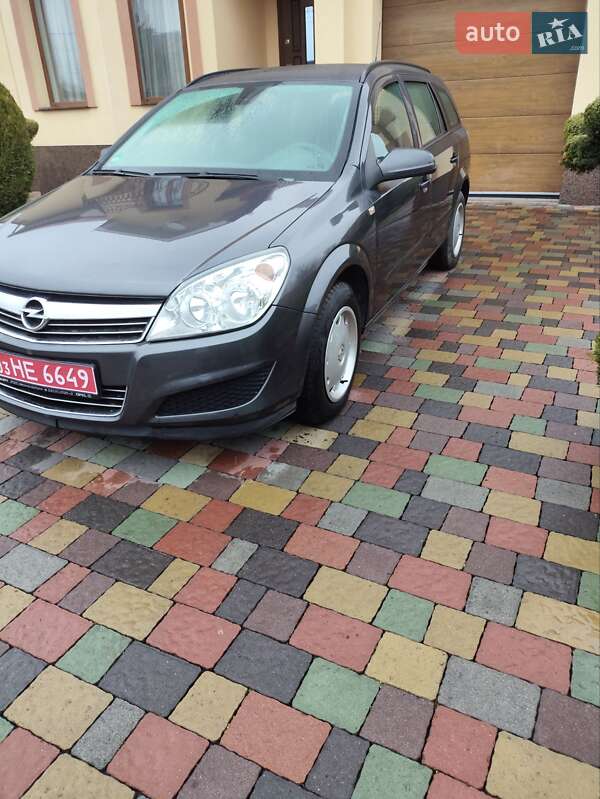 Универсал Opel Astra 2009 в Луцке