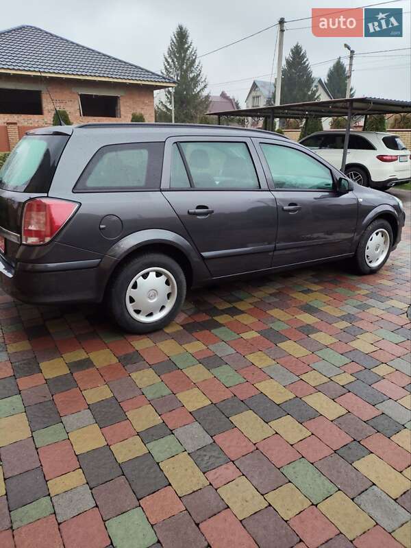 Универсал Opel Astra 2009 в Луцке