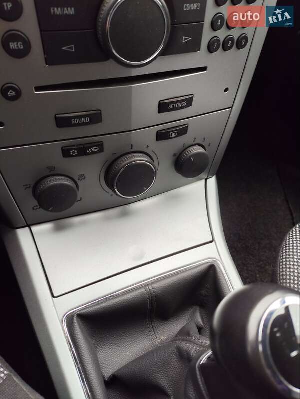 Универсал Opel Astra 2009 в Луцке