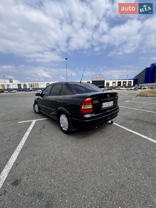 Седан Opel Astra 2006 в Киеве