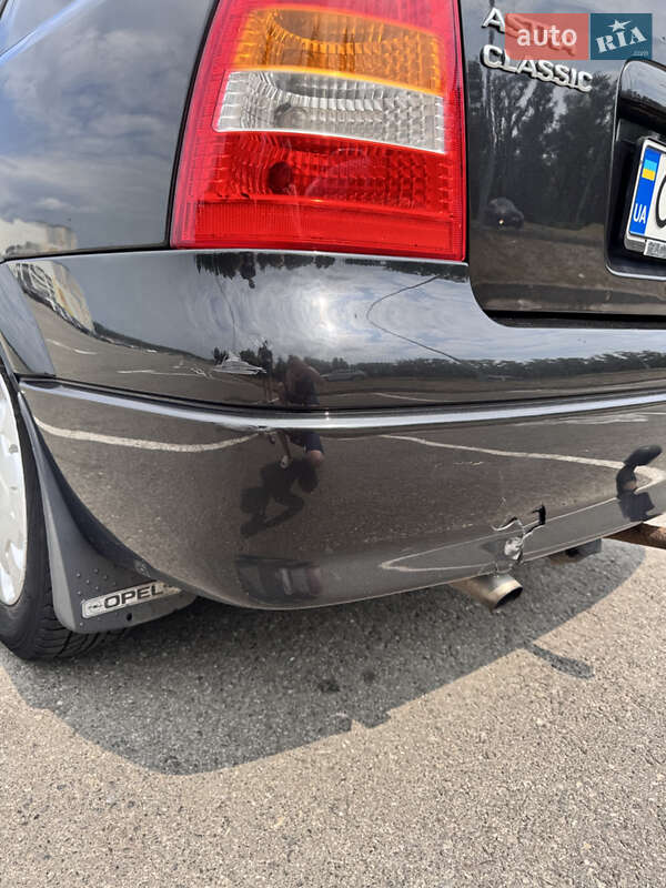 Седан Opel Astra 2006 в Киеве