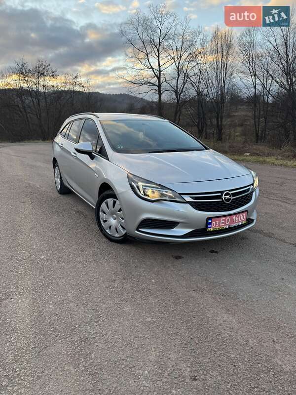 Універсал Opel Astra 2019 в Долині