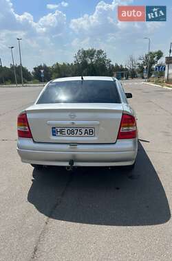 Седан Opel Astra 2005 в 