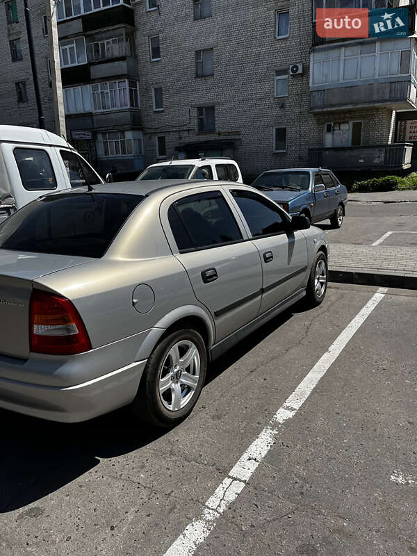 Седан Opel Astra 2008 в Балаклее
