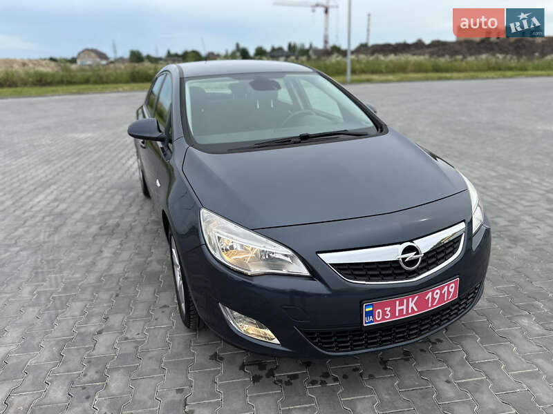 Хэтчбек Opel Astra 2009 в Луцке