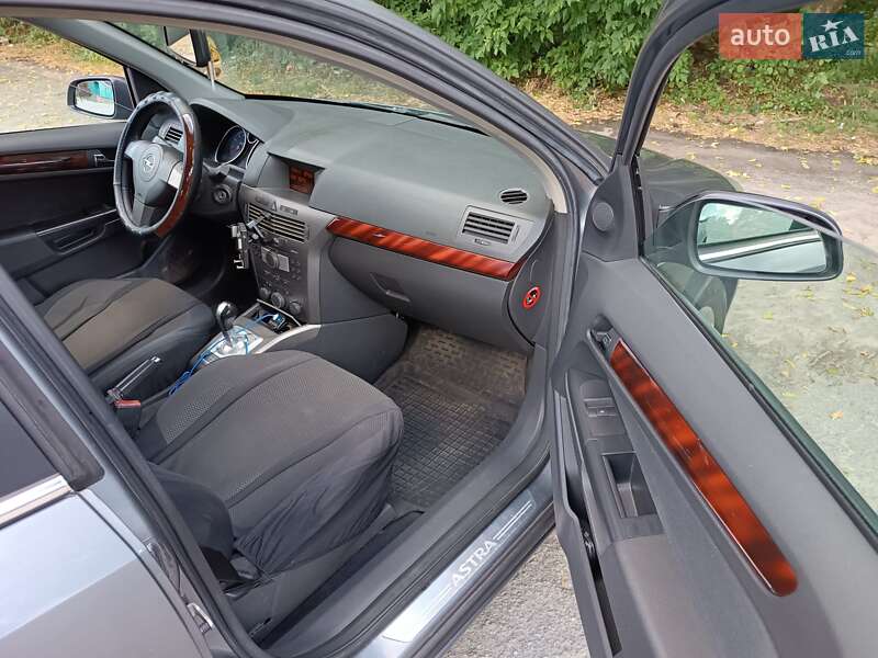 Универсал Opel Astra 2005 в Житомире