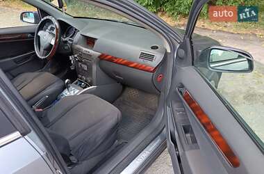 Универсал Opel Astra 2005 в 