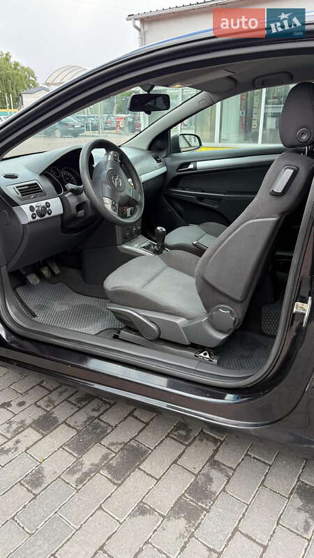 Хэтчбек Opel Astra 2006 в Ровно