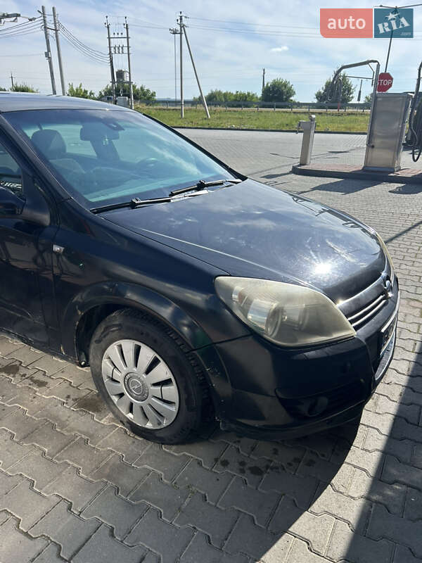 Хэтчбек Opel Astra 2004 в Львове