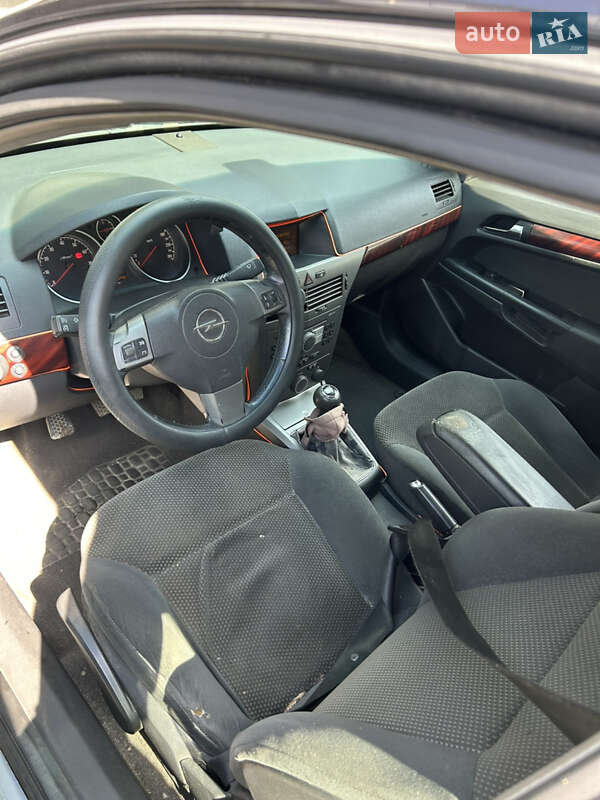 Хэтчбек Opel Astra 2004 в Львове