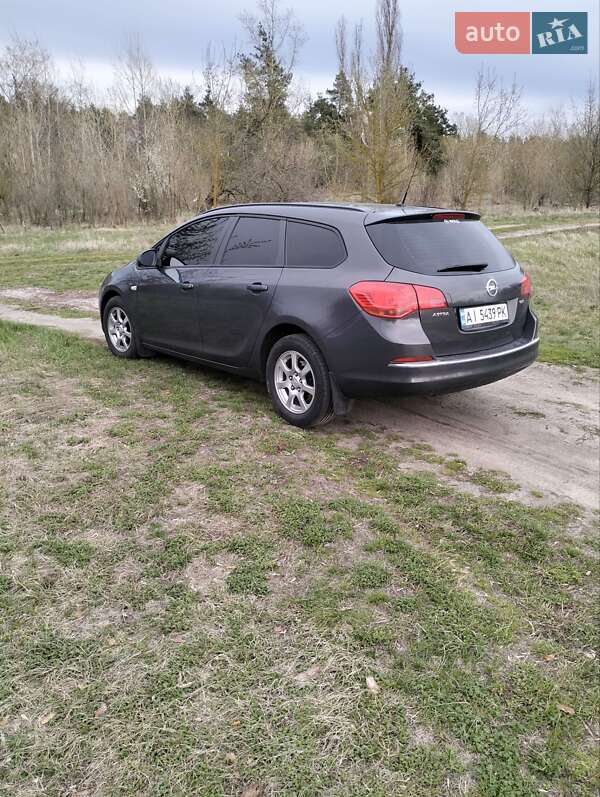 Универсал Opel Astra 2013 в Белой Церкви