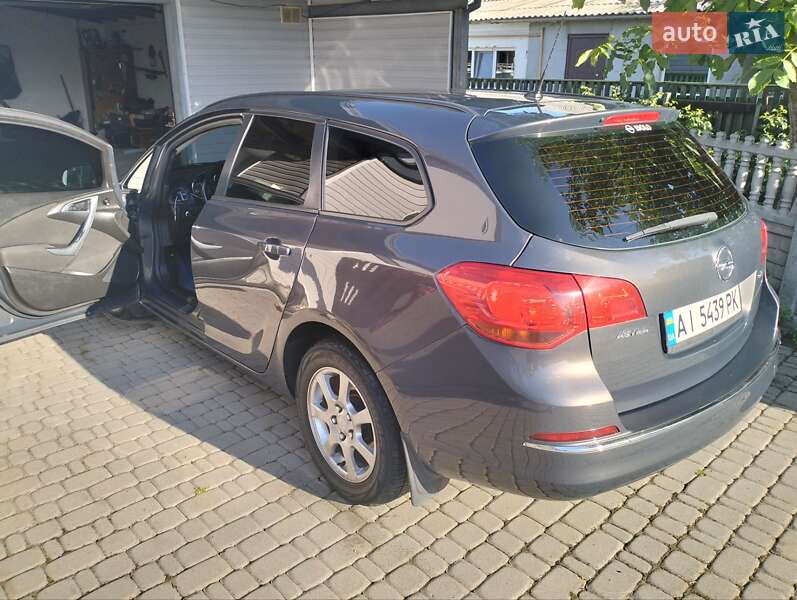 Универсал Opel Astra 2013 в Белой Церкви