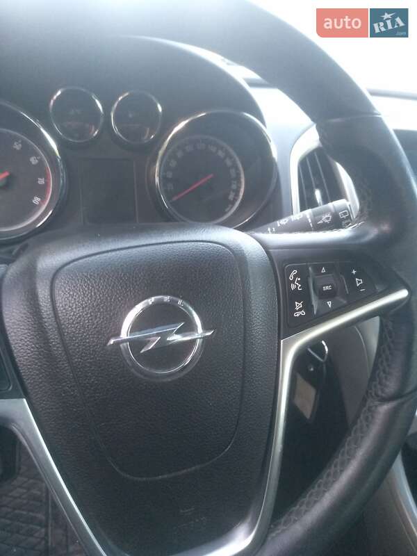 Универсал Opel Astra 2011 в Радивилове