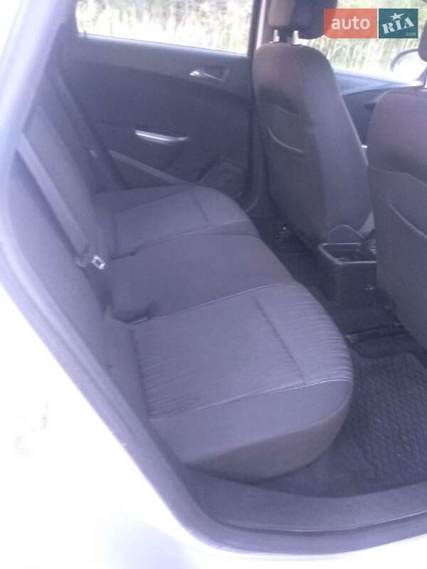Универсал Opel Astra 2011 в Радивилове