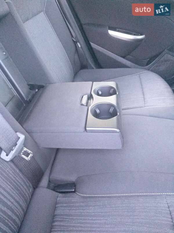 Универсал Opel Astra 2011 в Радивилове