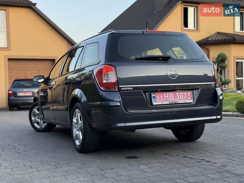 Універсал Opel Astra 2008 в Луцьку