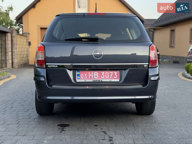 Універсал Opel Astra 2008 в Луцьку