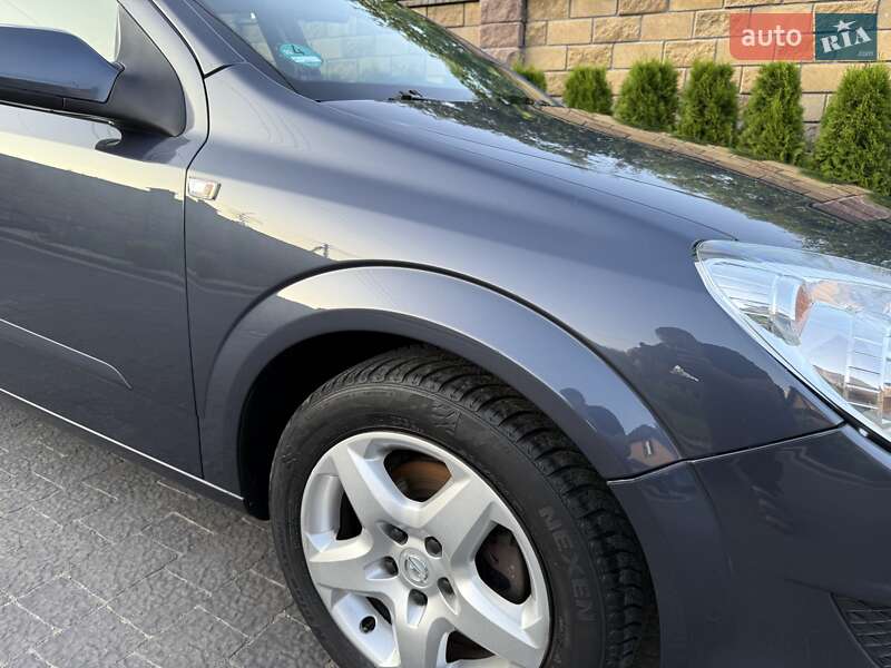 Універсал Opel Astra 2008 в Луцьку