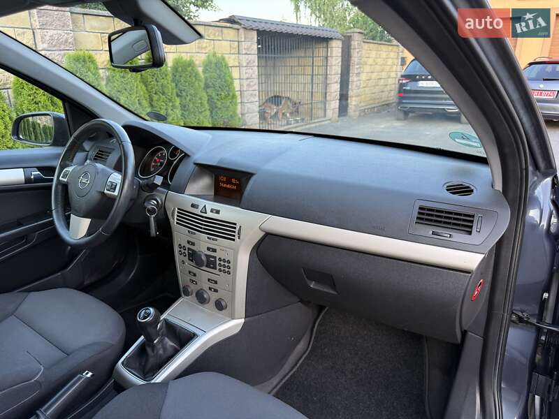 Універсал Opel Astra 2008 в Луцьку