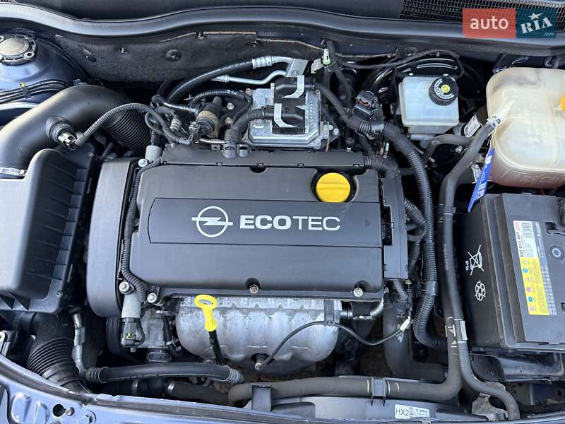 Універсал Opel Astra 2008 в Луцьку