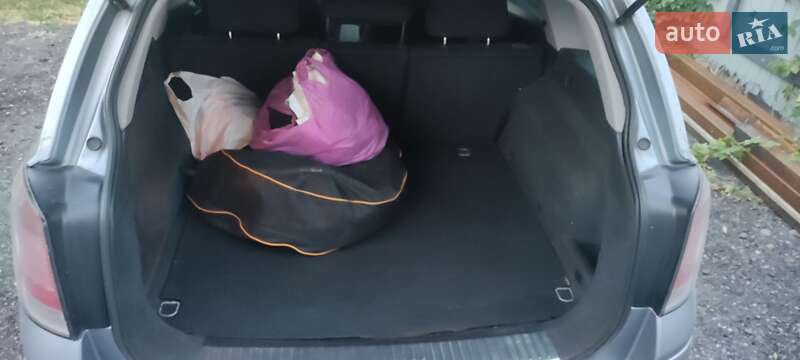Универсал Opel Astra 2006 в Каменском