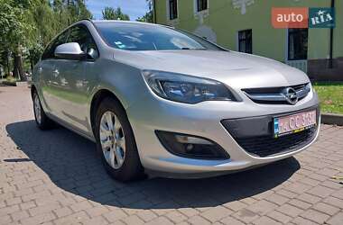 Універсал Opel Astra 2015 в Львові