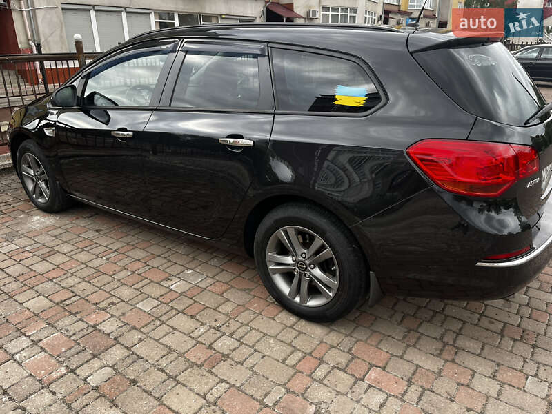Универсал Opel Astra 2015 в Ивано-Франковске