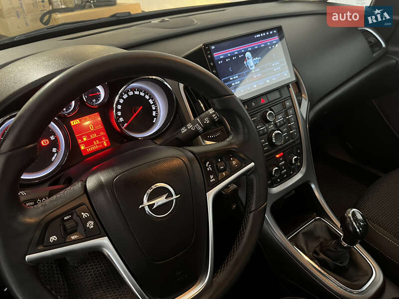 Универсал Opel Astra 2015 в Ивано-Франковске