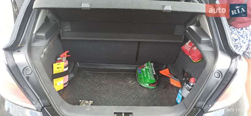 Хэтчбек Opel Astra 2005 в Вараше
