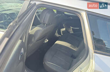 Универсал Opel Astra 2012 в 
