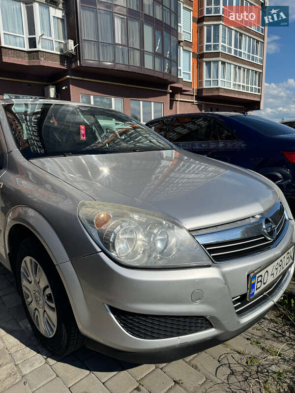 Хэтчбек Opel Astra 2008 в Львове