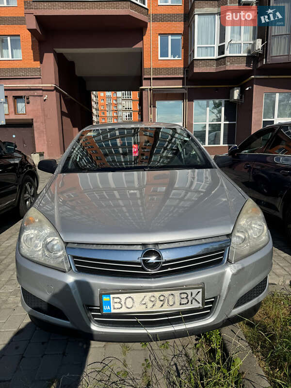 Хэтчбек Opel Astra 2008 в Львове