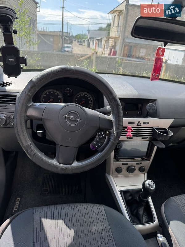Хэтчбек Opel Astra 2008 в Львове