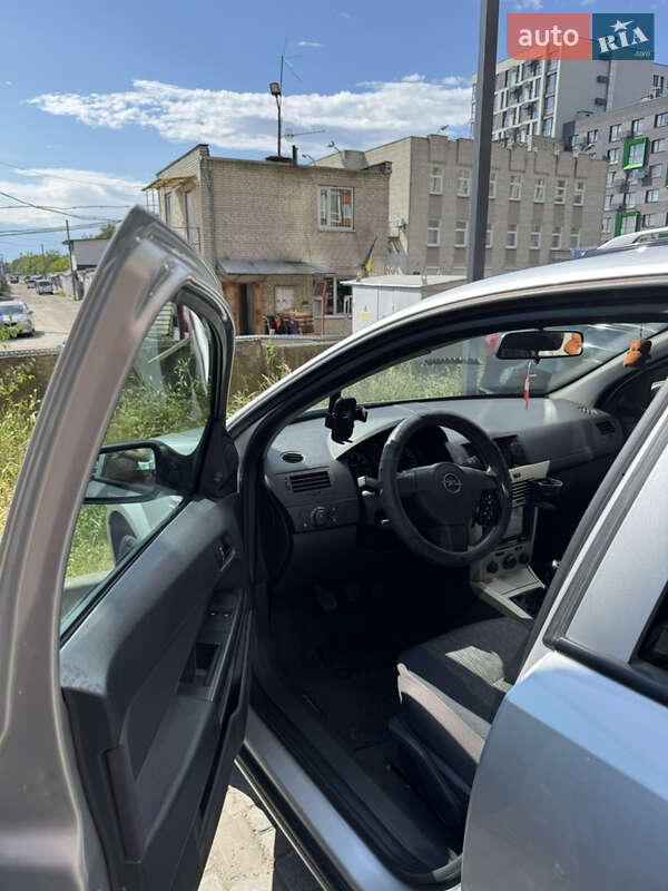 Хэтчбек Opel Astra 2008 в Львове