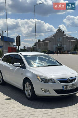 Универсал Opel Astra 2011 в 