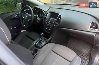 Универсал Opel Astra 2011 в 