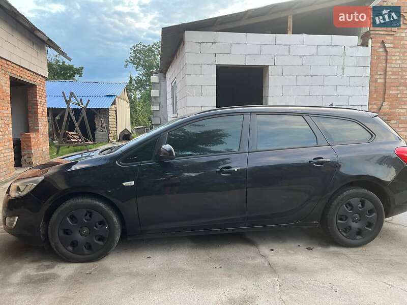 Універсал Opel Astra 2011 в Бердичеві