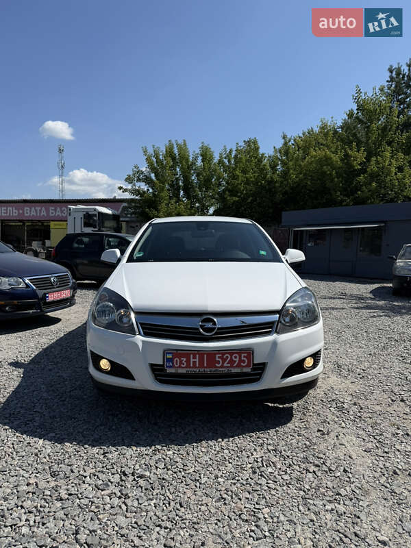 Универсал Opel Astra 2010 в Белой Церкви