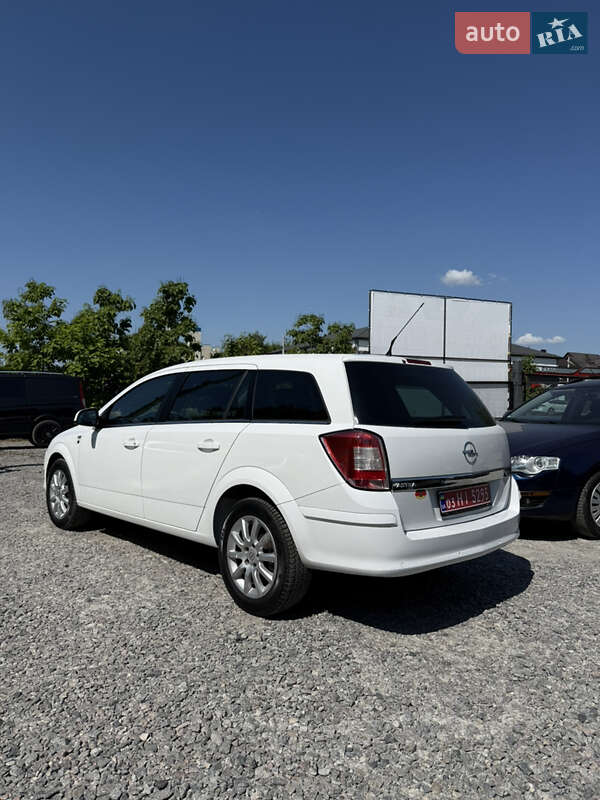 Универсал Opel Astra 2010 в Белой Церкви