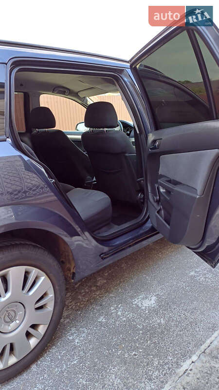 Универсал Opel Astra 2007 в Тячеве